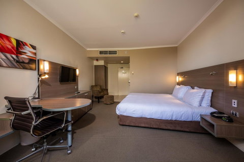 DoubleTree By Hilton Cairns - Accommodation NT 24