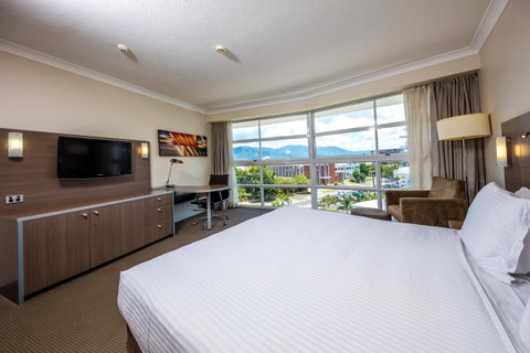 DoubleTree By Hilton Cairns - Accommodation NT 11