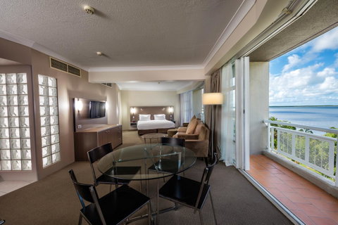 DoubleTree By Hilton Cairns - Accommodation NT 17