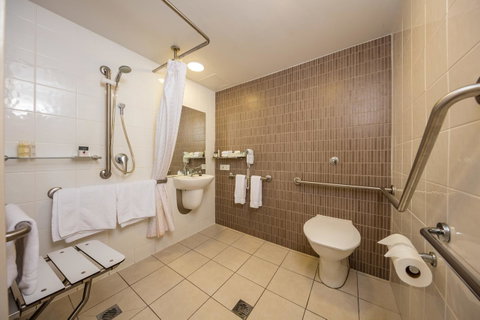 DoubleTree By Hilton Cairns - Accommodation NT 34