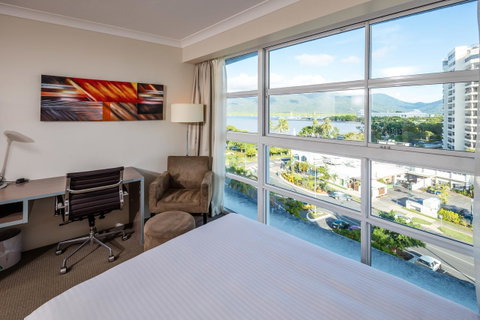 DoubleTree By Hilton Cairns - Accommodation NT 35