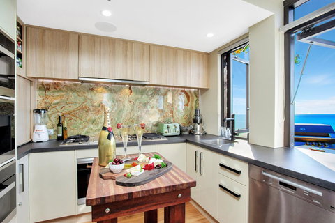 Burleigh Esplanade Apartments - Accommodation NT 6