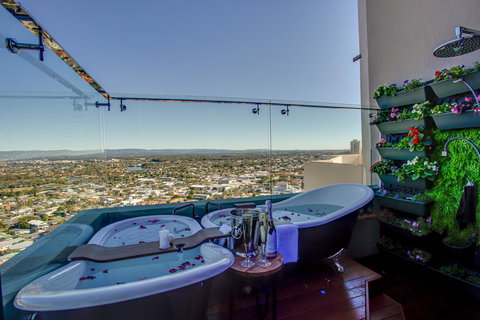 Burleigh Esplanade Apartments - Accommodation NT 8