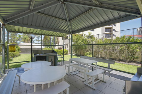 Burleigh Esplanade Apartments - Accommodation NT 24