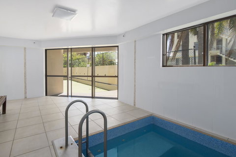 Burleigh Esplanade Apartments - Accommodation NT 23