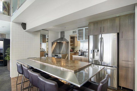 Burleigh Esplanade Apartments - Accommodation NT 18