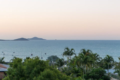 Paradise Penthouse At Waves - Airlie Beach - Accommodation NT 30