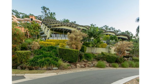 Paradise Penthouse At Waves - Airlie Beach - Accommodation NT 29