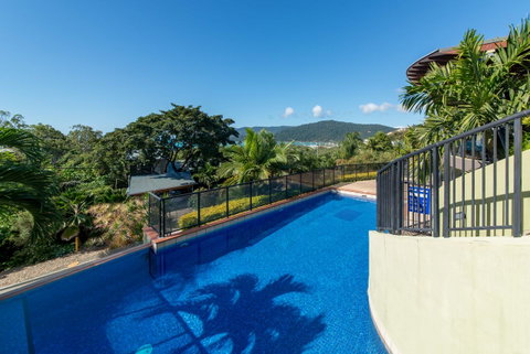 Paradise Penthouse At Waves - Airlie Beach - Accommodation NT 0