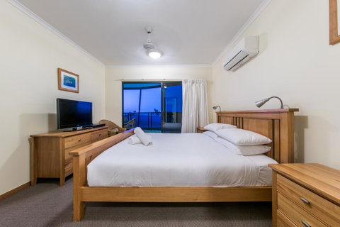 Paradise Penthouse At Waves - Airlie Beach - Accommodation NT 15