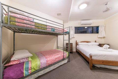 Paradise Penthouse At Waves - Airlie Beach - Accommodation NT 17