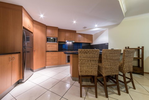 Paradise Penthouse At Waves - Airlie Beach - Accommodation NT 6