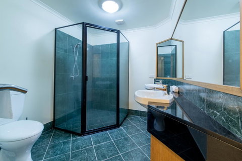 Paradise Penthouse At Waves - Airlie Beach - Accommodation NT 20
