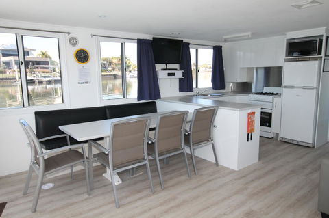 Coomera Houseboats - Accommodation NT 16