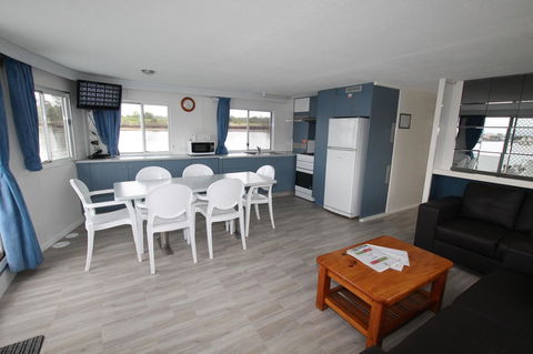 Coomera Houseboats - Accommodation NT 5