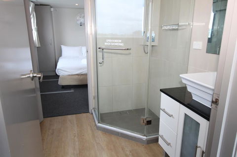 Coomera Houseboats - Accommodation NT 23