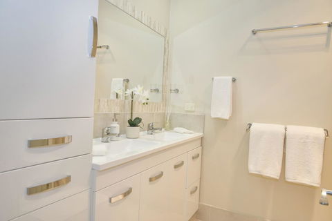 The Guesthouse Maleny - Accommodation NT 9