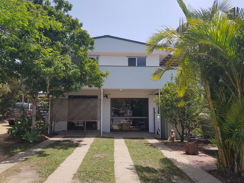 Highland House - Accommodation NT 9