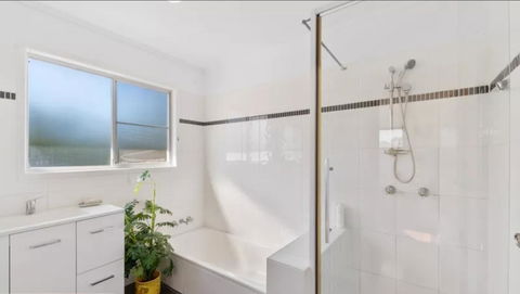 Highland House - Accommodation NT 12
