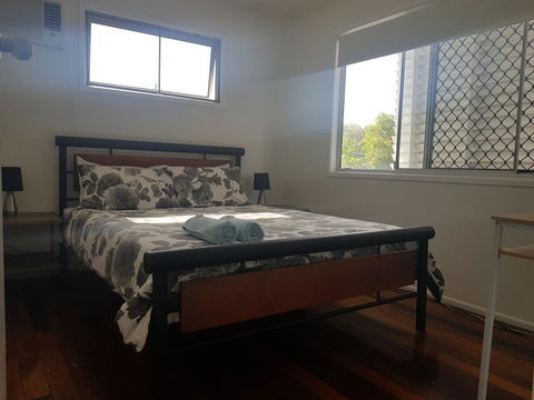 Highland House - Accommodation NT 23