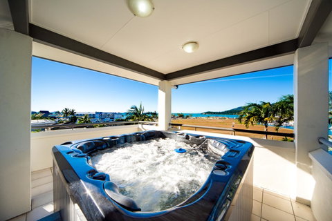 Portside Whitsunday Luxury Holiday Apartments - Accommodation NT 3