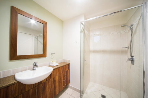 Portside Whitsunday Luxury Holiday Apartments - Accommodation NT 22