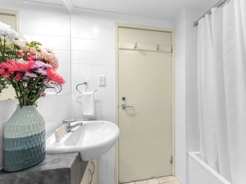 Central Brunswick Apartment Hotel - Accommodation NT 22