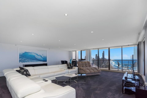 Surfers Aquarius On The Beach - Accommodation NT 9