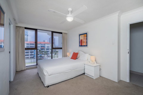 Surfers Aquarius On The Beach - Accommodation NT 44