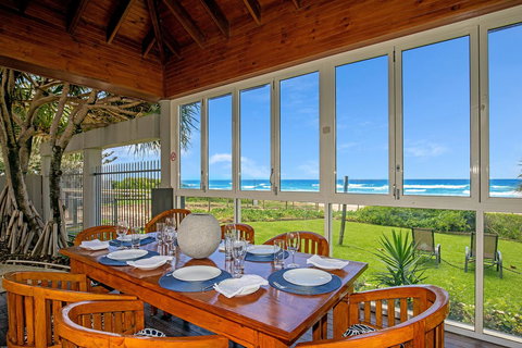 Surfers Aquarius On The Beach - Accommodation NT 4