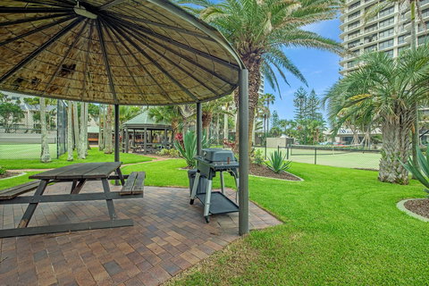 Surfers Aquarius On The Beach - Accommodation NT 14