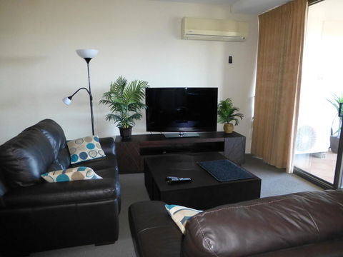The Oasis Apartments - Accommodation NT 7