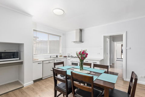 Wattle Grove Villa - NT Tourism 0