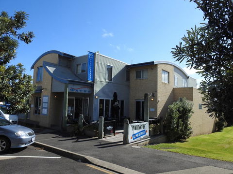 Waves Luxury Suites - NT Tourism 3