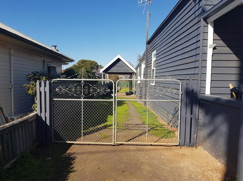 Welcome Stranger Cottage - Accommodation NT 2