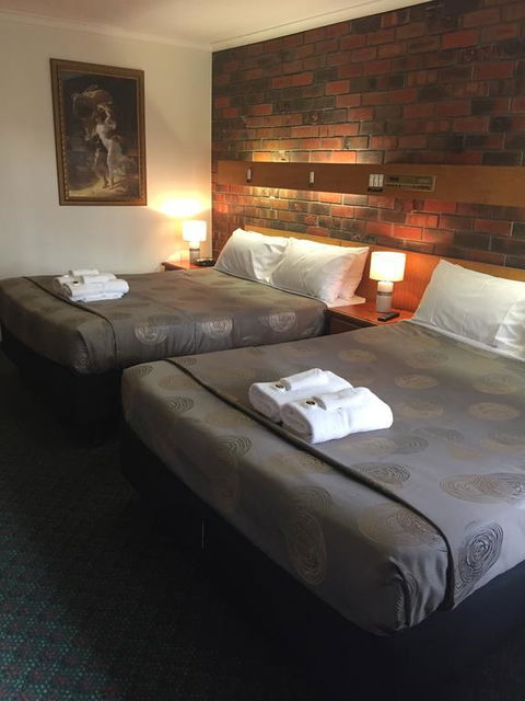 Wentworth Club Motel - NT Tourism 3
