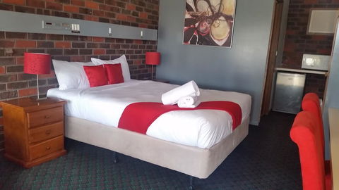 Wentworth Club Motel - NT Tourism 1