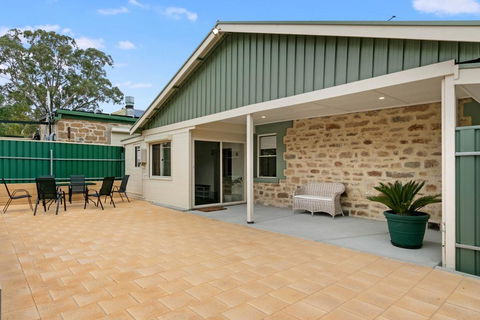 Williamstown Bed And Breakfast - NT Tourism 3
