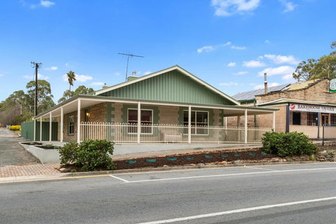 Williamstown Bed And Breakfast - NT Tourism 0