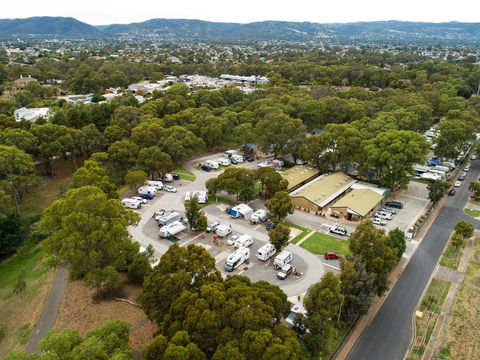 Windsor Gardens Caravan Park - NT Tourism 0