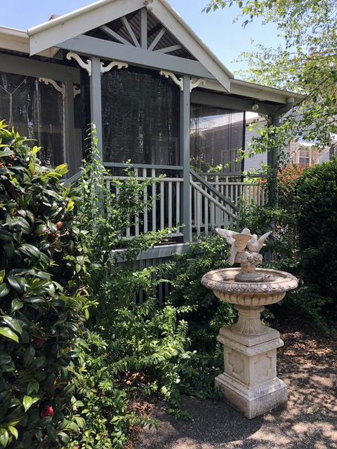 Wisteria Cottage 95 Main Western Road - NT Tourism 3