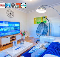 Wollongong station holiday house with Wi-Fi75 Inch TV NetflixParkingBeach - NT Tourism