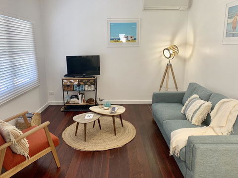 Yaringa Cottage...by The Sea - NT Tourism 3