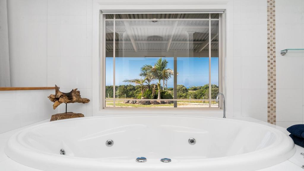  Accommodation NT