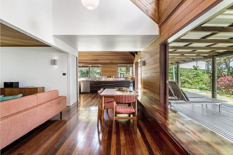 Your Luxury Escape - Cedar View - NT Tourism 1