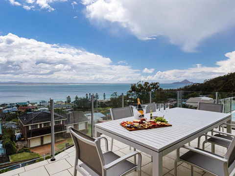 Maison De La Mer 30 Mulubinda Parade - Luxurious, Linen, Aircon And Panoramic Views - NT Tourism 0