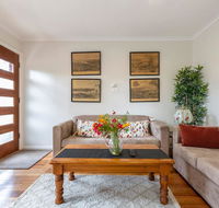 Spacious Bungalow5min walk to station5min to Box HillWiFiParking - Accommodation NT