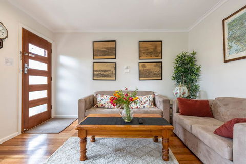 Spacious Bungalow5min Walk To Station5min To Box HillWiFiParking - Accommodation NT 0