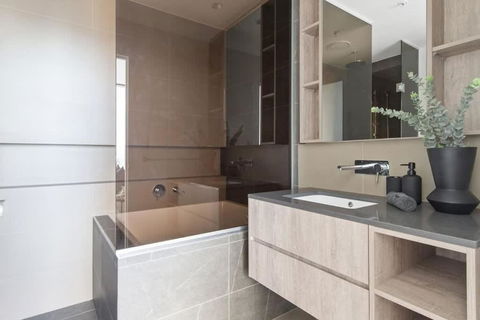 A 2BR Apt With Amazing City Views, FREE Parking - NT Tourism 2