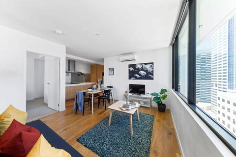 A Chic 2BR Apt City Views Near Southern Cross - NT Tourism 1